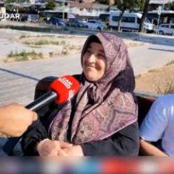 &Uuml;sk&uuml;dar&rsquo;da bir teyze sokak r&ouml;portajında provokat&ouml;r trole ders verdi: &lsquo;Vatanın var mı?&rsquo;