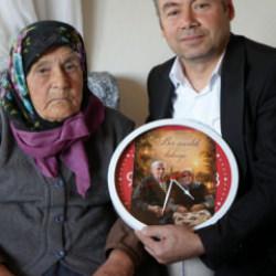 100 yaşına giren Atiye nineye, davullu zurnalı doğumg&uuml;n&uuml; kutlaması