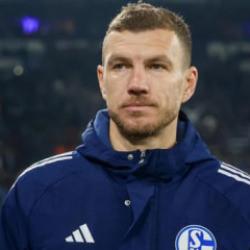 40 yaşındaki Dzeko'dan 1 yıllık anlaşma