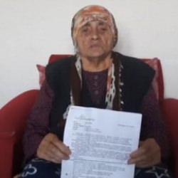90 yaşındaki Merdane nine, g&ouml;zyaşları i&ccedil;inde yardım istedi
