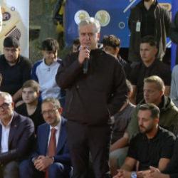 AK Parti'den gen&ccedil;lere &ouml;zel kamp: Dijital &ccedil;ağda insan hakları tartışıldı