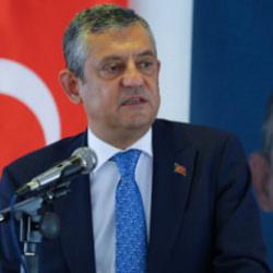 Bir siyas&icirc; harakiri yahut &Ouml;zg&uuml;r &Ouml;zel pragmatizmi