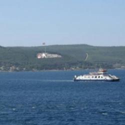 &Ccedil;anakkale Boğazı'nda y&uuml;k gemisi karaya oturdu: Boğaz trafiğe kapatıldı