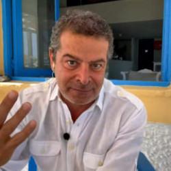 C&uuml;neyt &Ouml;zdemir'den deprem konutları tepkisi: Meymenetsiz bir muhalefet var