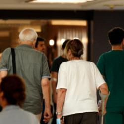 Emeklilere 70 yaş m&uuml;jdesi: Medipol'de sıfır katılım payı ile sağlığınız emin ellerde