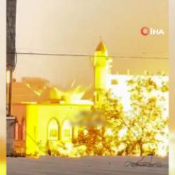 Katil İsrail Gazze'de bir camiyi daha hedef aldı