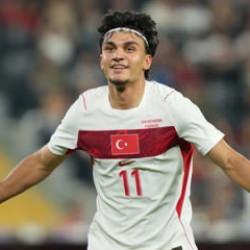 Galatasaray'ı kızdıracak hamle! Fenerbah&ccedil;e, Leao'dan sonra Can Uzun i&ccedil;in devreye girdi
