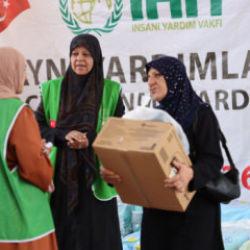 İHH L&uuml;bnan'a 80 konteyner insani yardım malzemesi ulaştırdı!