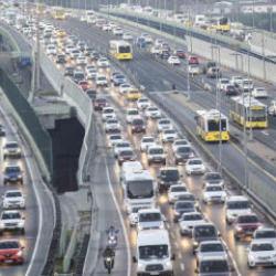 İstanbul'da bazı yollar trafiğe kapatılıyor! Alternatif yollar a&ccedil;ıklandı
