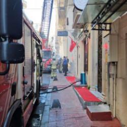 İstiklal Caddesi'nde alışveriş merkezinde yangın