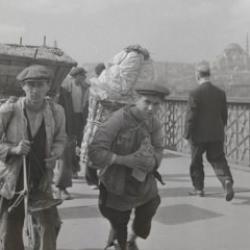 İsve&ccedil;li fotoğraf&ccedil;ının arşivinden 79 yıl &ouml;nceki nostaljik İstanbul kareleri