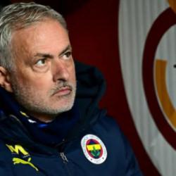 Jose Mourinho'dan Galatasaray'ı havalara u&ccedil;uracak haber! Fenerbah&ccedil;eliler tepki g&ouml;steriyor