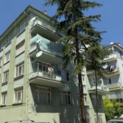 Kiracı tartıştığı apartman y&ouml;neticisini bı&ccedil;akladı