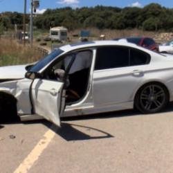 Pendik&rsquo;te iki otomobilin karıştığı kazada 1'i &ccedil;ocuk 2 kişi yaralandı