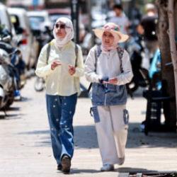 Bug&uuml;n yanacağız, yarın serinleyeceğiz! Meteoroloji yeni hava raporunu a&ccedil;ıkladı