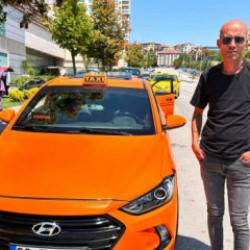 G&ouml;t&uuml;receği yeri duyunca inanamadı! Taksicinin başına talih kuşu kondu