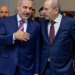 Ankara-Amman hattında diplomasi trafiği! Fidan, &Uuml;rd&uuml;nl&uuml; mevkidaşıyla bir araya geldi