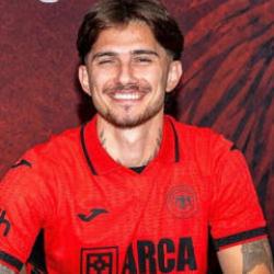 Başakşehir'den ayrılan Berat &Ouml;zdemir, S&uuml;per Lig'in yeni ekibine imza attı
