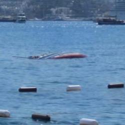 Bodrum'da su alan tekne battı