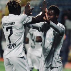 Bu da olmadı demeyiz! S&uuml;per Lig ekibinin oyuncusu aşık olduğu i&ccedil;in kampı terk etti