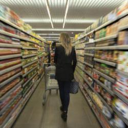 Dev market zincirinde  'alkol' d&ouml;nemi kapanıyor! Stoklar bitince satış tamamen bitecek