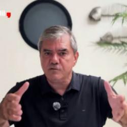 Gazeteci Yılmaz &Ouml;zdil &Ouml;zg&uuml;r &Ouml;zel'i eleştirdi!