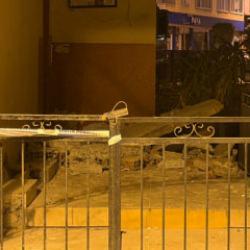 G&uuml;ng&ouml;ren&rsquo;de balkonu &ccedil;&ouml;ken 5 katlı bina tahliye edildi