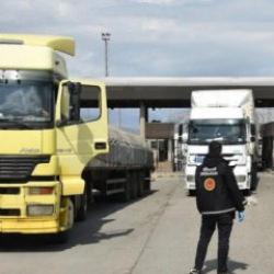 Habur G&uuml;mr&uuml;k Kapısı'ndan g&uuml;nl&uuml;k tır &ccedil;ıkışı rekoru kırıldı