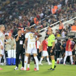 Kayserispor golc&uuml;s&uuml;yle g&uuml;ld&uuml;! 1. Lig'e 3 puanla başladı