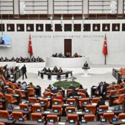 Meclis&rsquo;te yeni ve pek bir enteresan saflaşmalar&hellip;