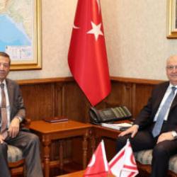 Milli Savunma Bakanı G&uuml;ler, KKTC Dışişleri Bakanı Ertuğruloğlu ile g&ouml;r&uuml;şt&uuml;