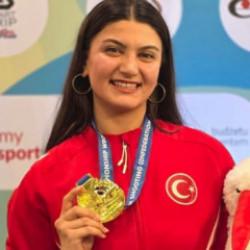 Milli sporcudan Avrupa'da altın madalya!