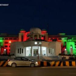Pakistan'daki simge yapılar, T&uuml;rkiye, S.Arabistan ve Pakistan bayraklarıyla ışıklandırıldı