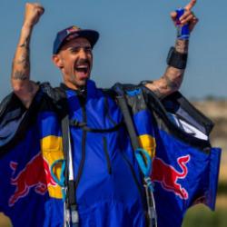 Red Bull sporcusu Kapadokya'da 200 kilometre hızla slalom yaptı!