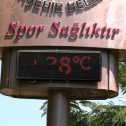 Şehir kavruldu, termometreler 38 dereceyi g&ouml;rd&uuml;