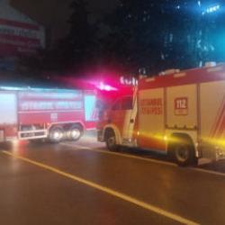 Sultanbeyli'de alışveriş merkezinde korkutan yangın