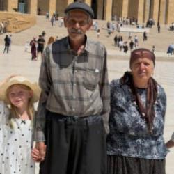 34 yıl sonra ikizlere kavuştular! Kızlarıyla Anıtkabir&rsquo;i ziyaret ettiler
