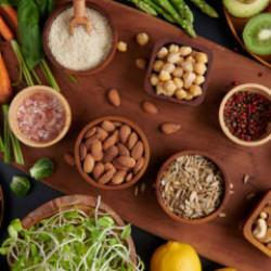 Vegan beslenmeye ge&ccedil;iş: Adım adım rehber