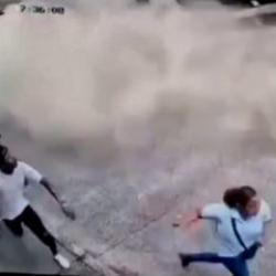 7,4 l&uuml;k depremde bina saniyeler i&ccedil;inde yerle bir oldu