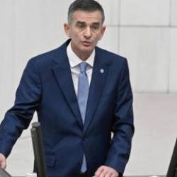 AK Parti ge&ccedil;eceği iddia edilen &Uuml;mit Dikbayır'dan a&ccedil;ıklama!