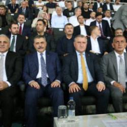 Bakanlar ve TFF Başkanı Amedspor-Erzurumspor ma&ccedil;ını trib&uuml;nde takip etti