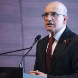 Bakan Şimşek: "Sanayi &uuml;retimimiz ikinci &ccedil;eyrekte yıllık y&uuml;zde 1,9 b&uuml;y&uuml;d&uuml;"