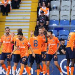 Golc&uuml; sahneye &ccedil;ıktı! Başakşehir S&uuml;per Lig'e 3 puanla başladı
