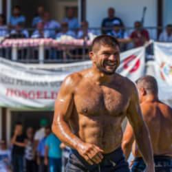 Başpehlivan Serhat Elvan'a saldırı! Eski Başpehlivan g&ouml;zaltına alındı