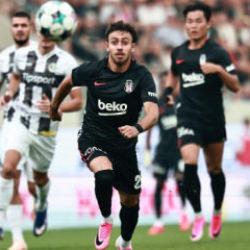 Beşiktaş - Hradec Kralove! İlk 11'ler