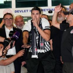 Beşiktaş, Vlahovic'in imza t&ouml;reninin saatini a&ccedil;ıkladı! Taraftarlara &uuml;cretsiz