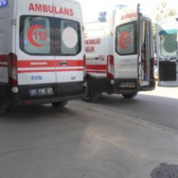 Beyşehir&rsquo;de ticari taksi anne ve kızına &ccedil;arptı: 2 yaralı
