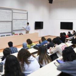 Bir &uuml;lkenin mutluluğu diplomayla değil iletişimle başlar!