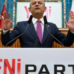 CHP&rsquo;den &Ouml;zg&uuml;r &Ouml;zel&rsquo;e &lsquo;hesap ver&rsquo; mesajı
