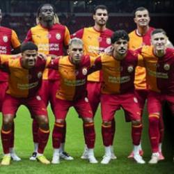 Galatasaray'a bir şok daha! Yıldız oyuncu ayrılık kararını bildirdi